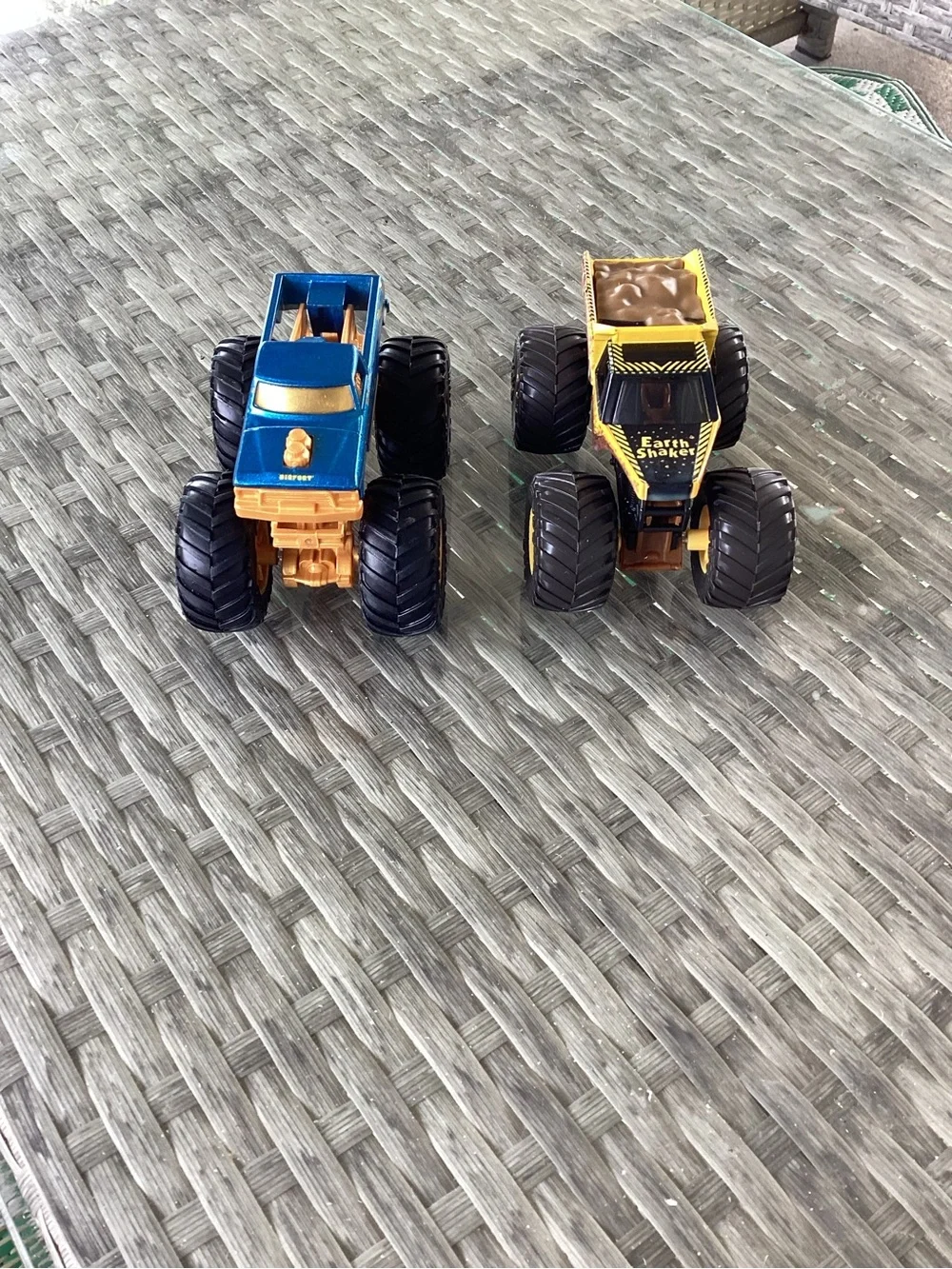 Monster Jam Big Foot And Earth Shaker EUC